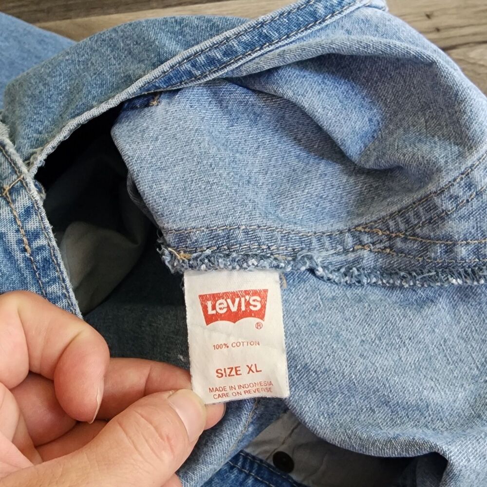 Vintage Levi's Overalls Pink Flower Patch Womens XL Light Blue Denim Bibs 90's - Picture 11 of 13